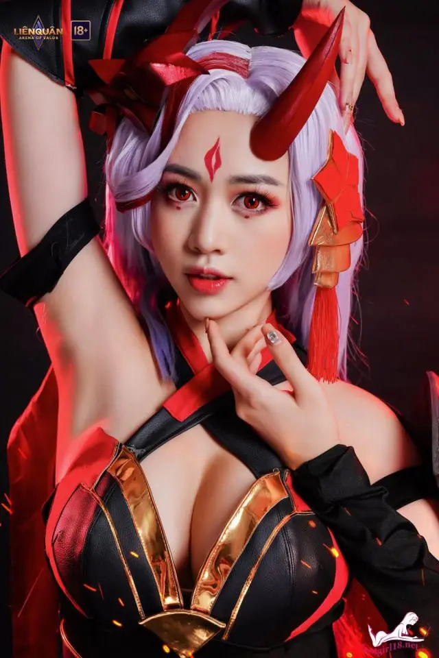 Vẻ đẹp cô gái xinh đẹp cosplay