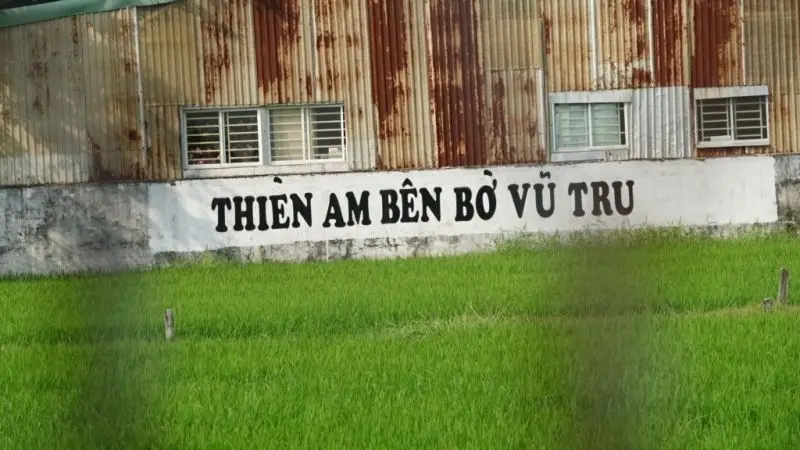 Thiền đang trên bờ biển Meme