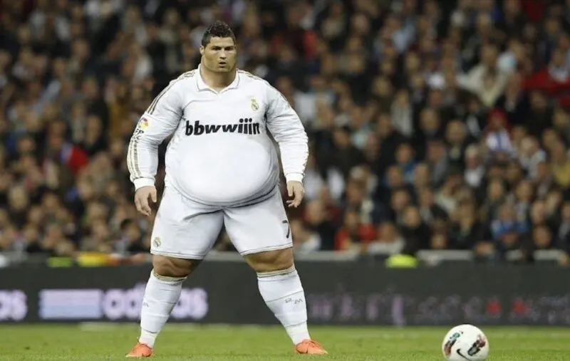 Meme ronaldo chất béo bắn hài hước