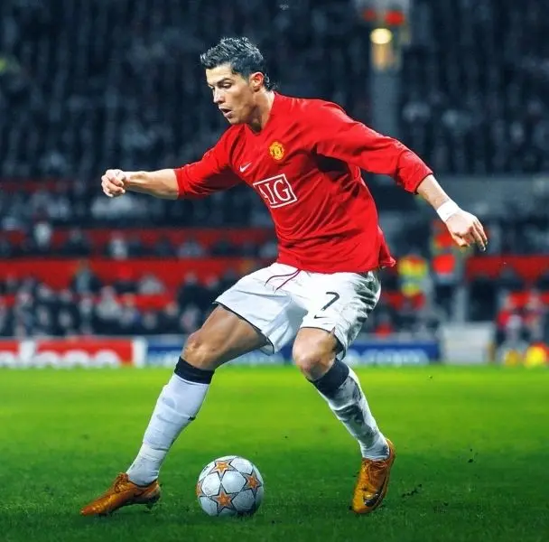 Ronaldo đẹp trai khi suy nghĩ