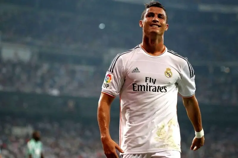 Ronaldo đẹp trai trong một khoảnh khắc quyết định