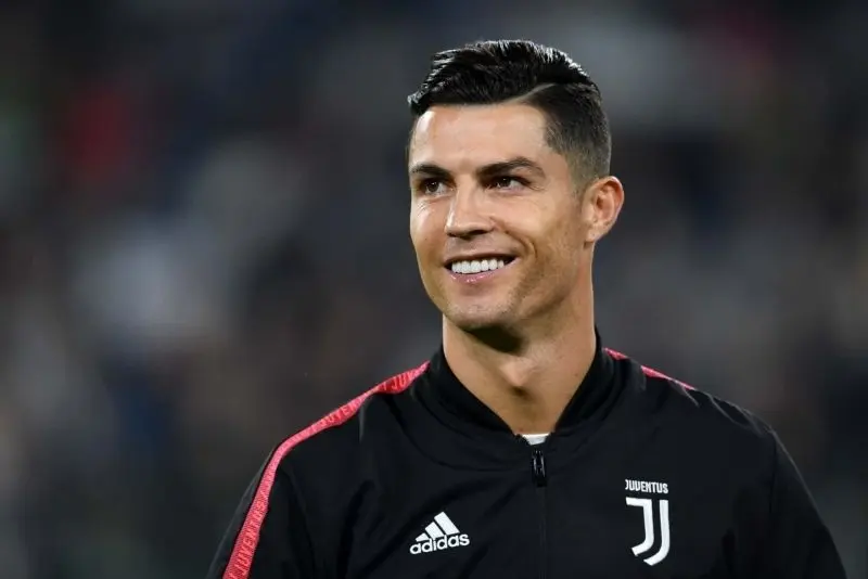 Ronaldo đẹp trai với đôi mắt tự tin