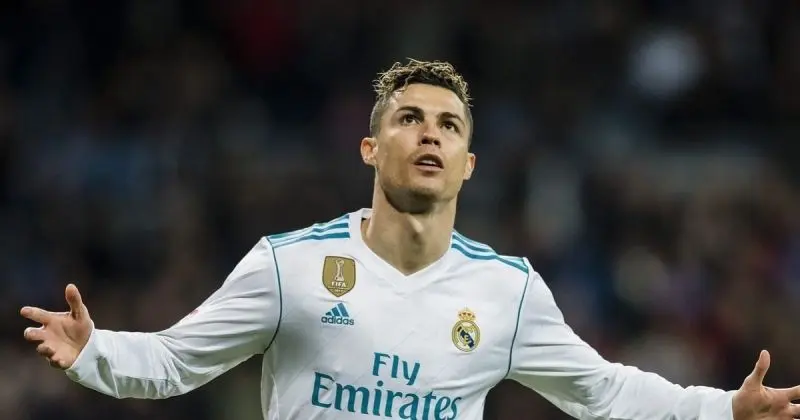 Ronaldo đẹp trai với sự tự tin xuất sắc