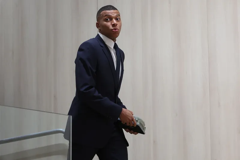 Mbappe đẹp trai và quyến rũ mọi người